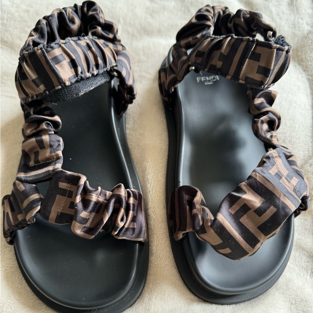 AUTHENTIC FENDI SANDALS